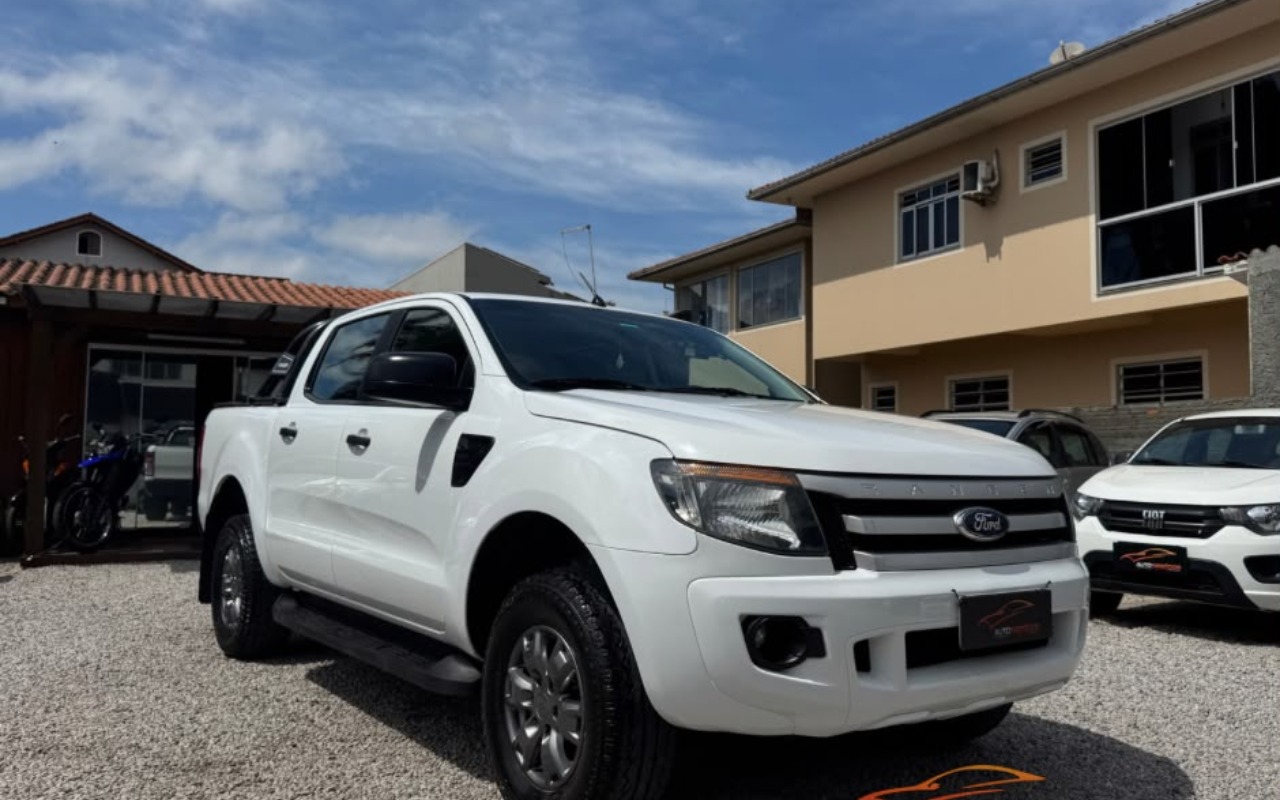 imagem-https://www.socarrao.com.br/sc-vehicle-images-prod/4385475/1792365510615-My5qcGVn.jpeg
