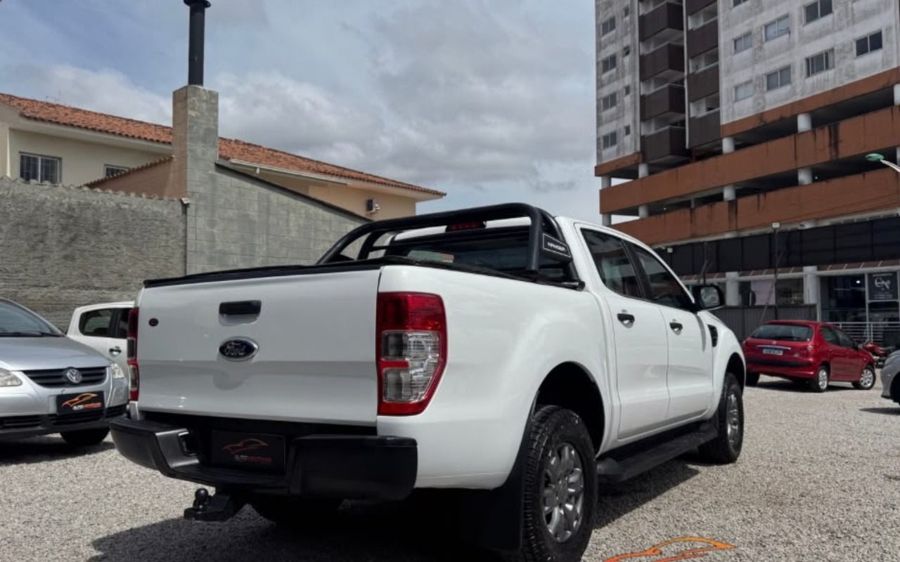 imagem-https://www.socarrao.com.br/sc-vehicle-images-prod/4385475/1792365510703-NC5qcGVn.jpeg