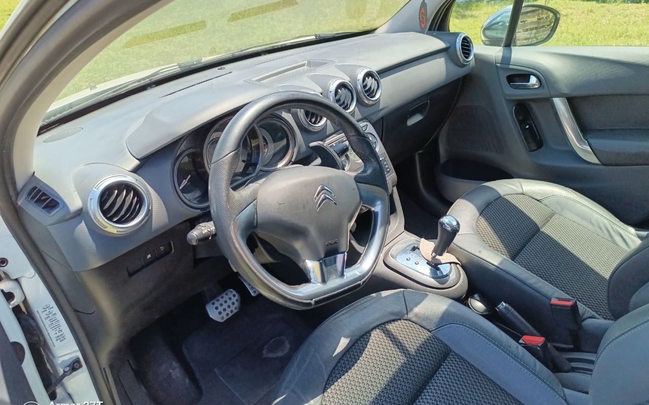 imagem-https://www.socarrao.com.br/sc-vehicle-images-prod/4388579/1792410809287-cGFpbmVsX2xhZG9fbW90b3Jpc3RhLmpwZw.jpg