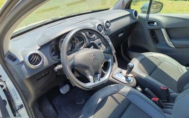 imagem-https://www.socarrao.com.br/sc-vehicle-images-prod/4388579/1792410809287-cGFpbmVsX2xhZG9fbW90b3Jpc3RhLmpwZw.jpg