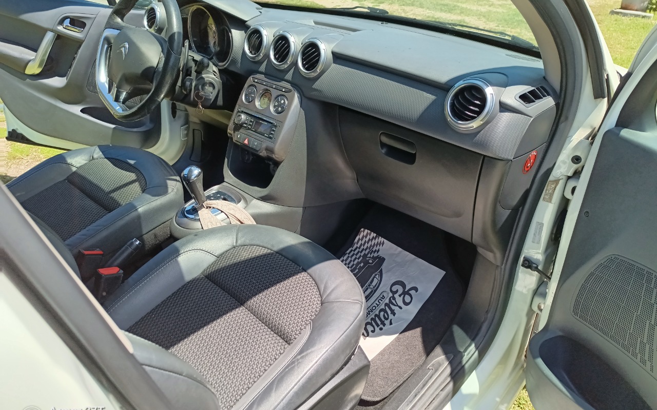 imagem-https://www.socarrao.com.br/sc-vehicle-images-prod/4388579/1792410810195-YmFuY29fY2Fyb25hX2VfcGFpbmVsLmpwZw.jpg