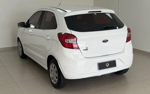 imagem-https://www.socarrao.com.br/sc-vehicle-images-prod/4388599/1792765477352-8504933_1_B_a572bd1611.jpeg