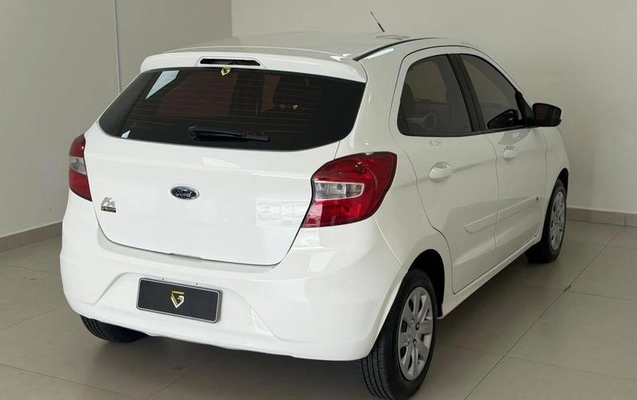 imagem-https://www.socarrao.com.br/sc-vehicle-images-prod/4388599/1792765477359-8504933_6_B_3175328c99.jpeg