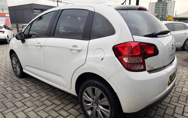 imagem-https://www.socarrao.com.br/sc-vehicle-images-prod/4388696/1792412558907-003_69b17bd7166351ed2cc78342e7d8e0fb.jpg