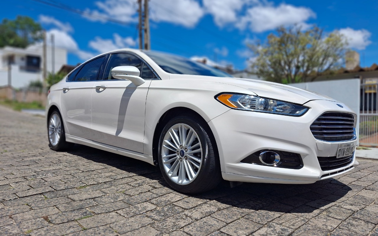 Ford Fusion 2014 Branco — foto 1 de 3