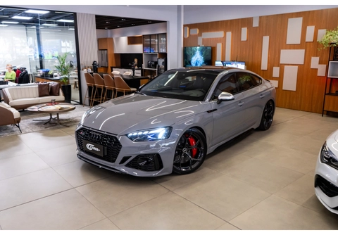 Audi RS5 2024 Cinza — foto 1 de 3