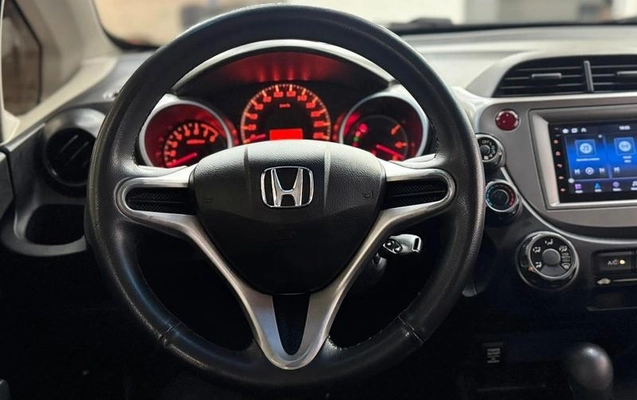 imagem-https://www.socarrao.com.br/sc-vehicle-images-prod/4389142/1792413846848-8563596_7_B_2572498a65.jpeg
