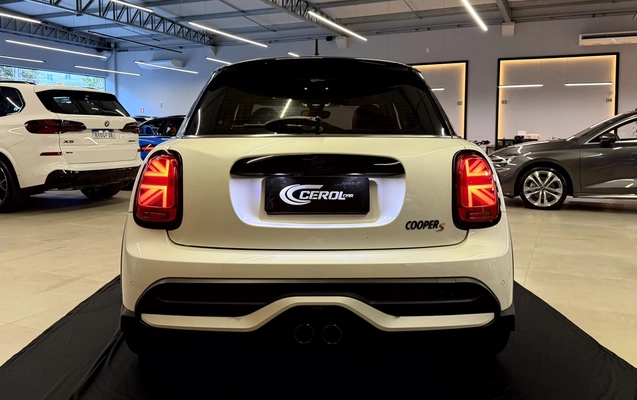 imagem-https://www.socarrao.com.br/sc-vehicle-images-prod/4389400/1792414416084-13_101553.jpg