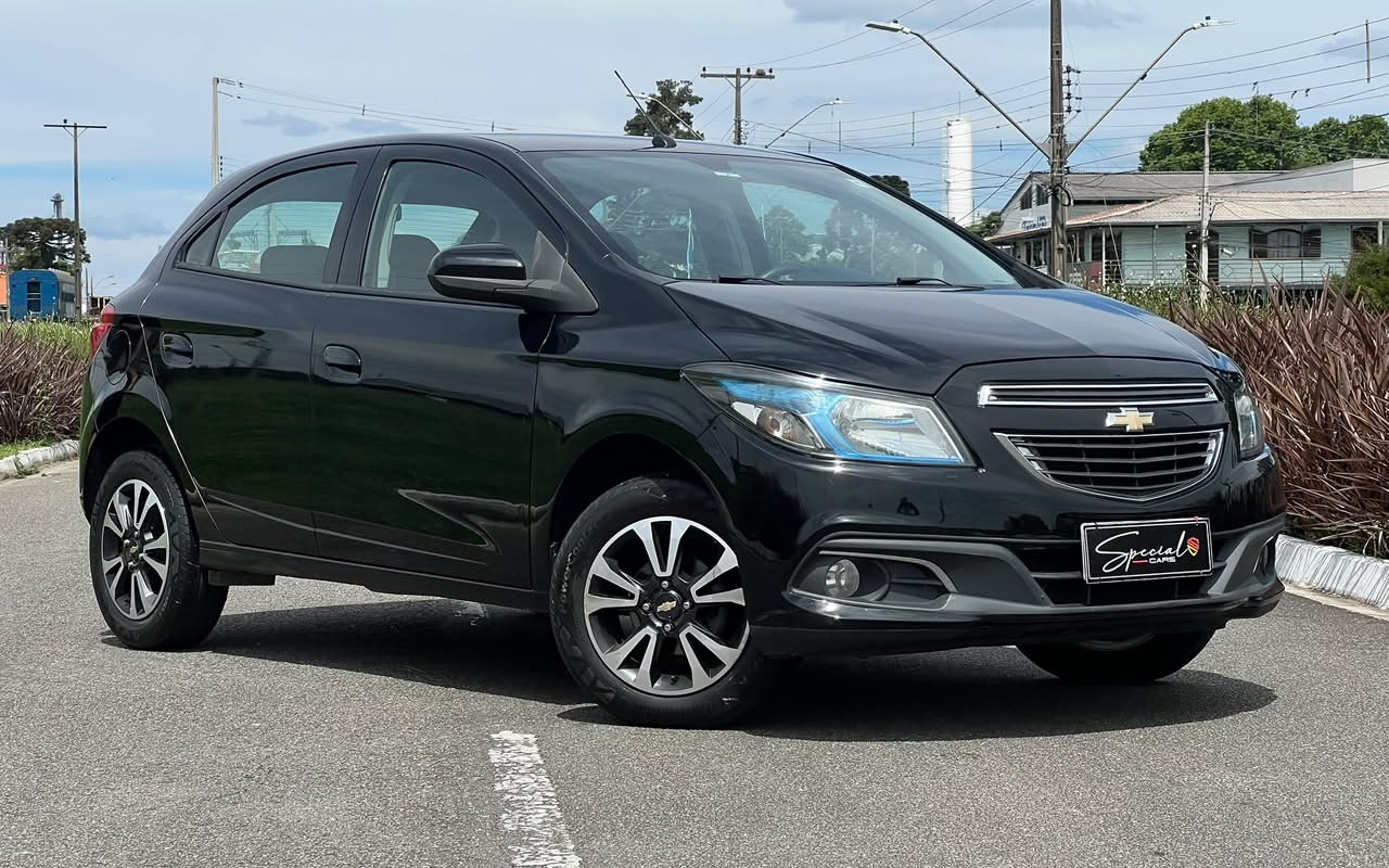 Chevrolet Onix 2014 Preto — foto 1 de 3
