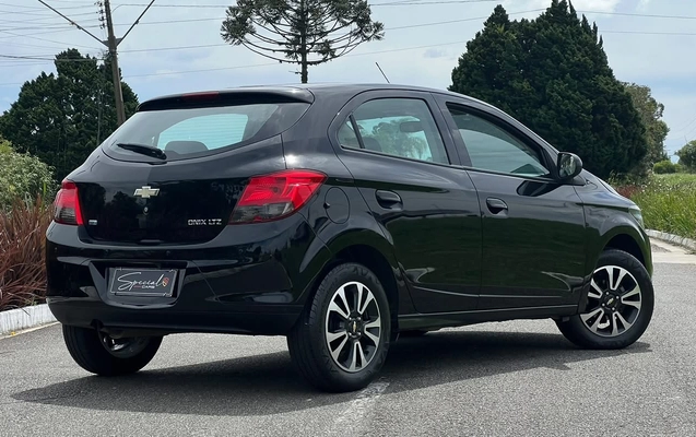 imagem-https://www.socarrao.com.br/sc-vehicle-images-prod/4389851/1792415686936-V2hhdHNBcHAgSW1hZ2UgMjAyNi0xMC0xOCBhdCAxMC4zOC4yNC5qcGVn.jpeg