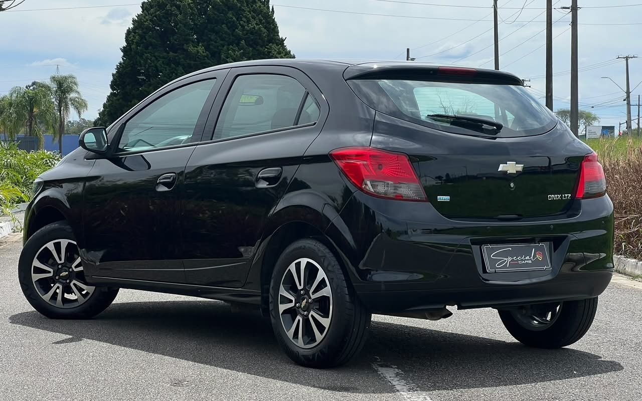 imagem-https://www.socarrao.com.br/sc-vehicle-images-prod/4389851/1792415687142-V2hhdHNBcHAgSW1hZ2UgMjAyNi0xMC0xOCBhdCAxMC4zOC4yNSAoMSkuanBlZw.jpeg