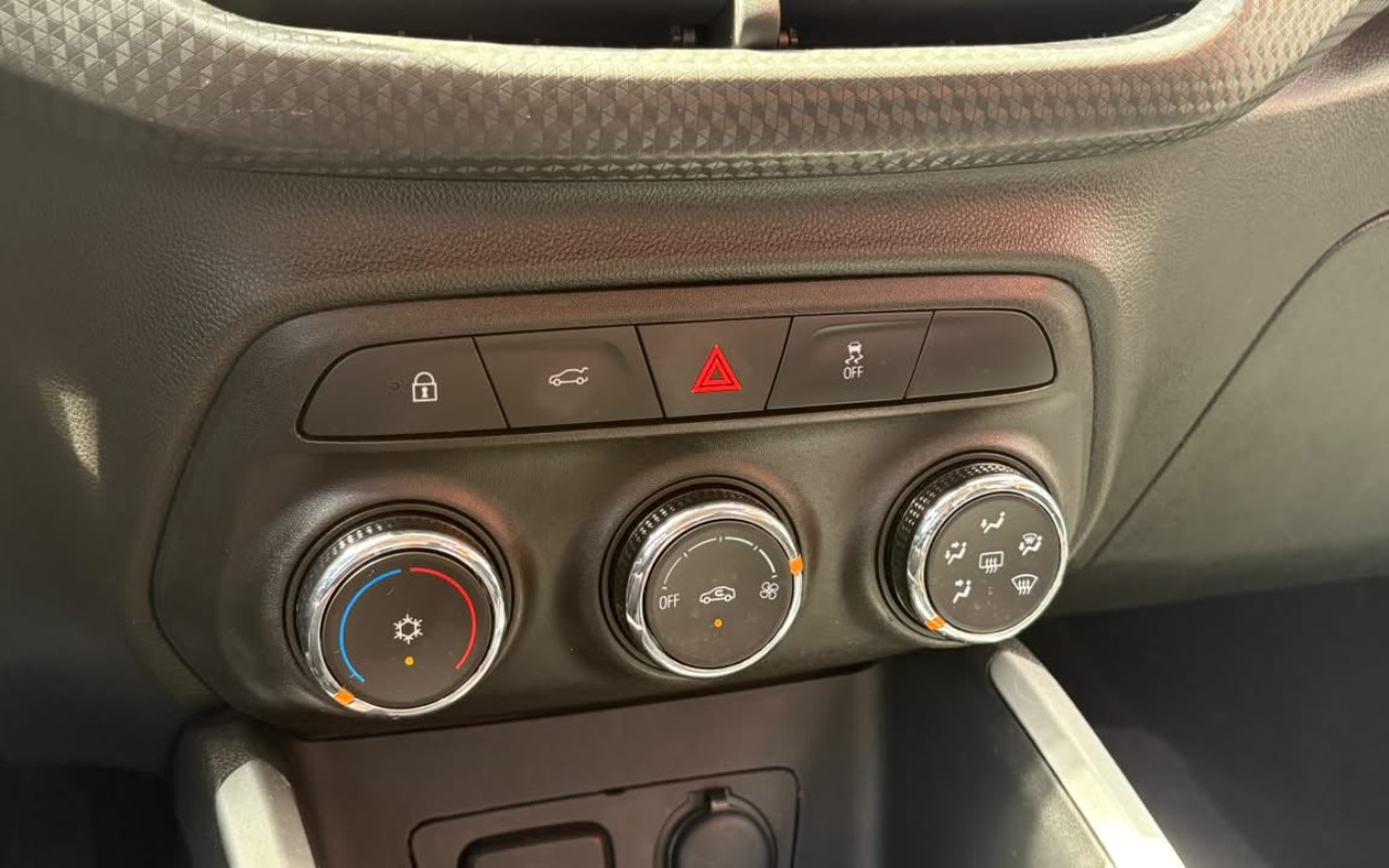 imagem-https://www.socarrao.com.br/sc-vehicle-images-prod/4391232/1792419053757-V2hhdHNBcHAgSW1hZ2UgMjAyNi0xMC0xOSBhdCAxMC4wMC4zMiAoMSkuanBlZw.jpeg