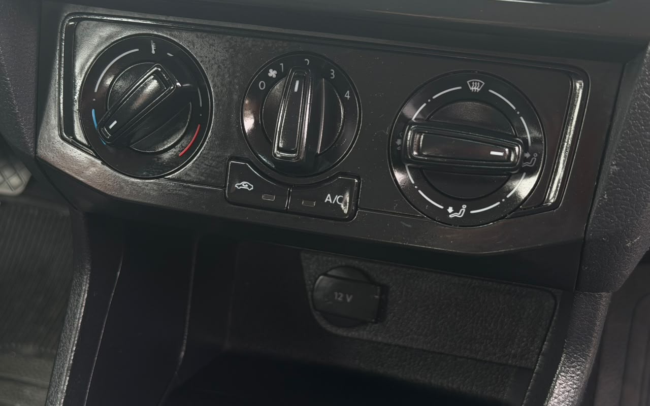 imagem-https://www.socarrao.com.br/sc-vehicle-images-prod/4391466/1792419874500-V2hhdHNBcHAgSW1hZ2UgMjAyNi0xMC0xNyBhdCAxNS40My4yNi5qcGVn.jpeg