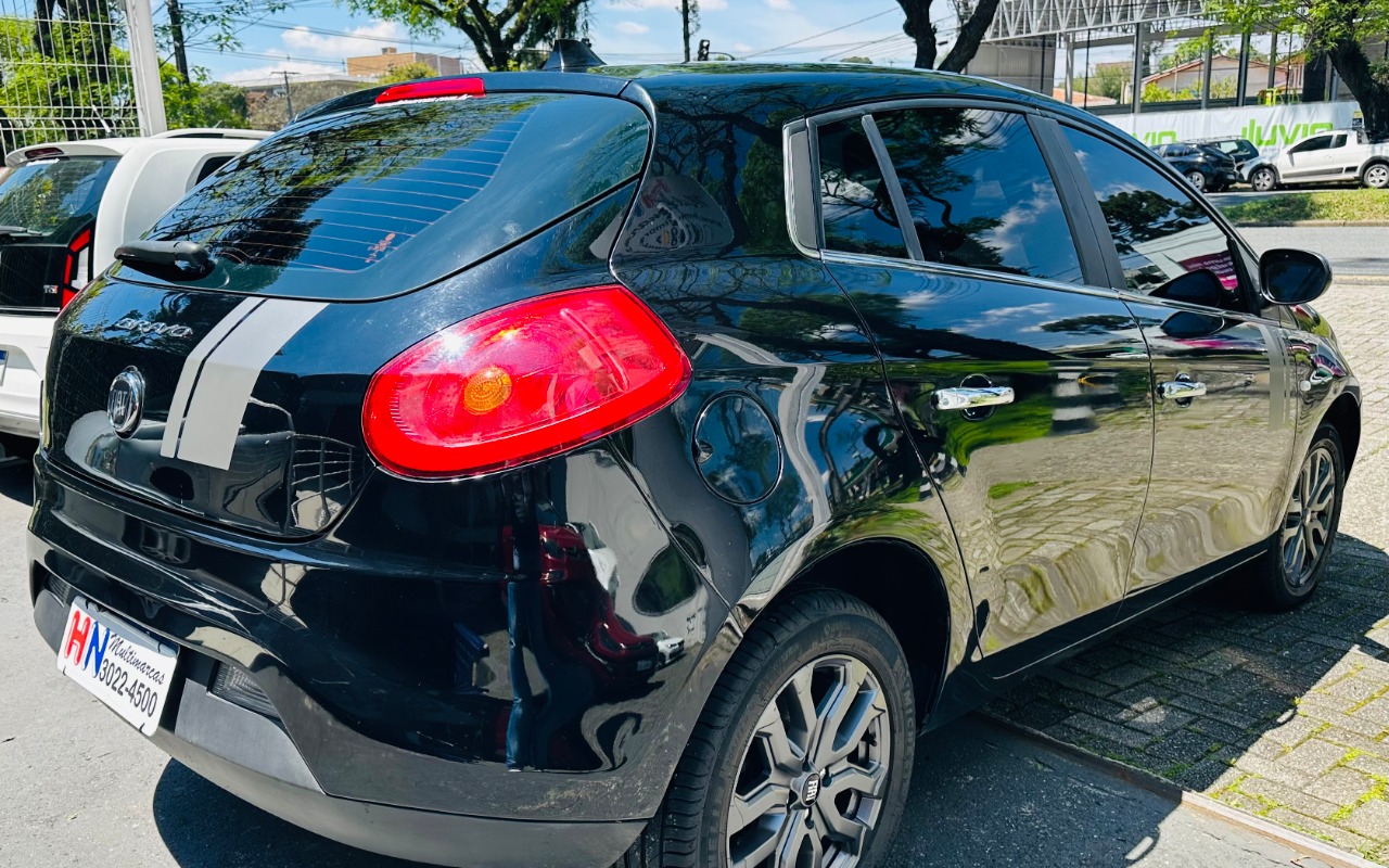 imagem-https://www.socarrao.com.br/sc-vehicle-images-prod/4391765/1792420924225-MzRhLmpwZWc.jpeg