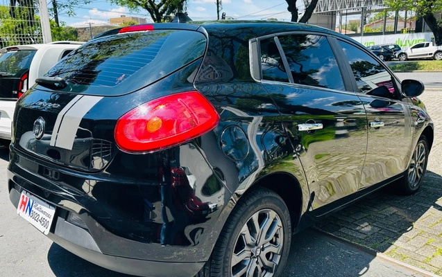 imagem-https://www.socarrao.com.br/sc-vehicle-images-prod/4391765/1792420924225-MzRhLmpwZWc.jpeg