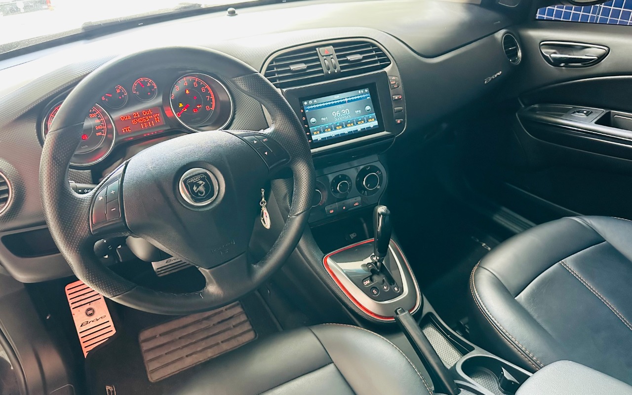 imagem-https://www.socarrao.com.br/sc-vehicle-images-prod/4391765/1792595386445-MzRpLmpwZWc.jpeg