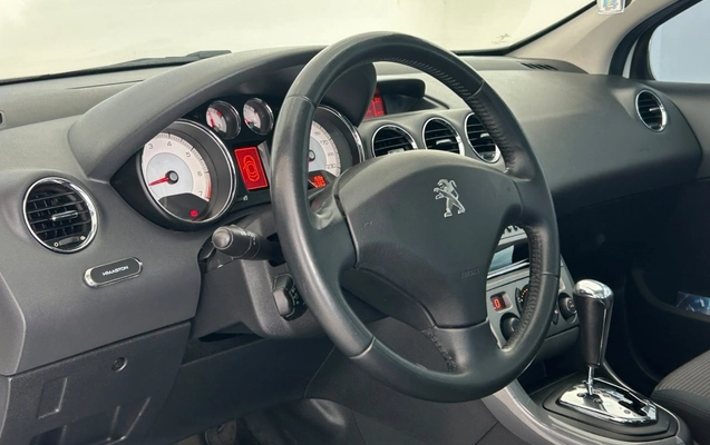 imagem-https://www.socarrao.com.br/sc-vehicle-images-prod/4391860/1792421239510-4_114417.jpg