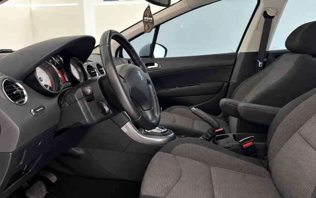imagem-https://www.socarrao.com.br/sc-vehicle-images-prod/4391860/1792421239513-5_114417.jpg