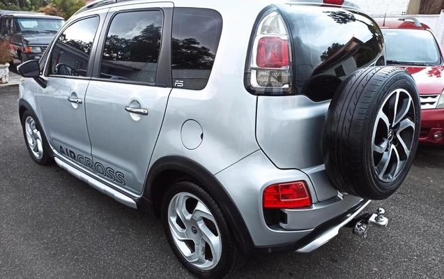 imagem-https://www.socarrao.com.br/sc-vehicle-images-prod/4391963/1792422332767-8568252_5_B_382ec73e38.jpeg