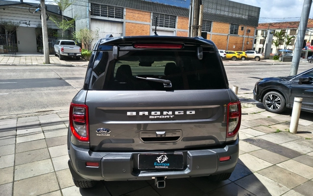 imagem-https://www.socarrao.com.br/sc-vehicle-images-prod/4391981/1792422489122-SU1HXzIwMjYxMDE3XzEwNTk1Njg3NF9IRFIuanBn.jpg