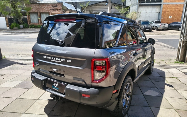 imagem-https://www.socarrao.com.br/sc-vehicle-images-prod/4391981/1792422489195-SU1HXzIwMjYxMDE3XzExMDAwMTU4MF9IRFIuanBn.jpg