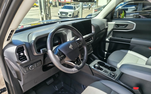 imagem-https://www.socarrao.com.br/sc-vehicle-images-prod/4391981/1792422489307-SU1HXzIwMjYxMDE3XzExMDAxOTY0Nl9IRFIuanBn.jpg