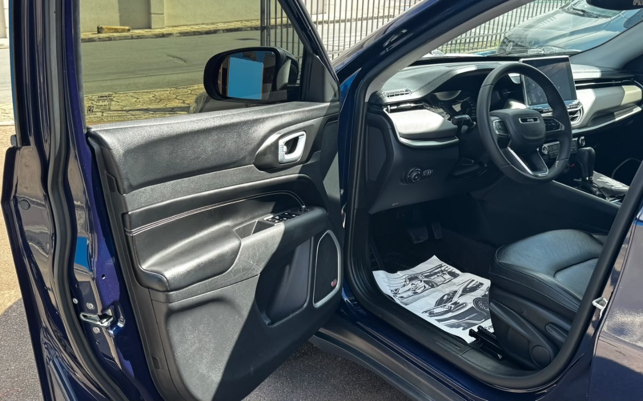 imagem-https://www.socarrao.com.br/sc-vehicle-images-prod/4392074/1792423123958-NzE4OWRkODctZWM3OS00NTcyLWJmNDEtY2VmM2I3ODUxZjQwLmpwZWc.jpeg