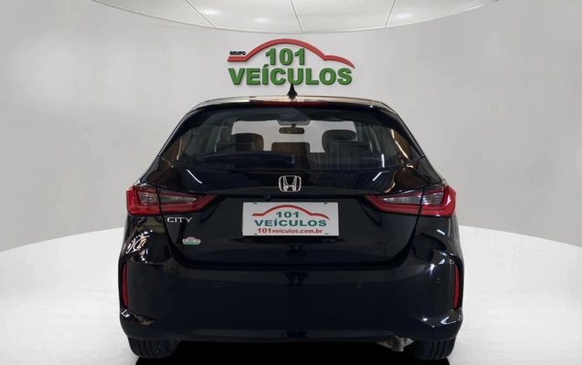 imagem-https://www.socarrao.com.br/sc-vehicle-images-prod/4392261/1792424943059-003_925af84bb1113e1d0f7c4b97ade6134f.jpg