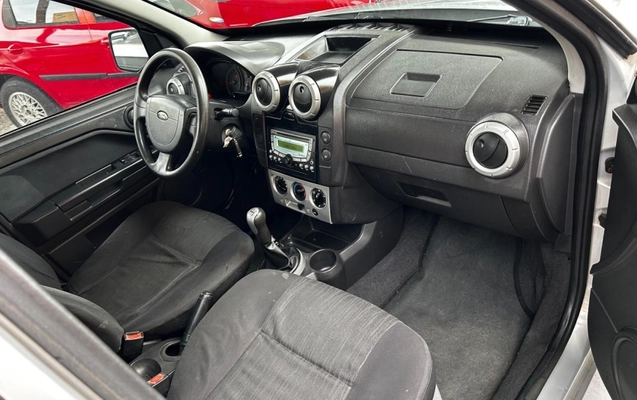 imagem-https://www.socarrao.com.br/sc-vehicle-images-prod/4392272/1792441401572-KlApOFC4r7YmJcTmSUbYIrz4shN5JJGd.jpg
