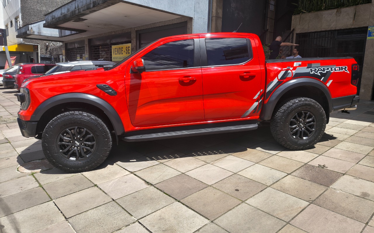 imagem-https://www.socarrao.com.br/sc-vehicle-images-prod/4392351/1792425903847-SU1HXzIwMjYxMDE2XzExNDYyMDUwN19IRFIuanBn.jpg