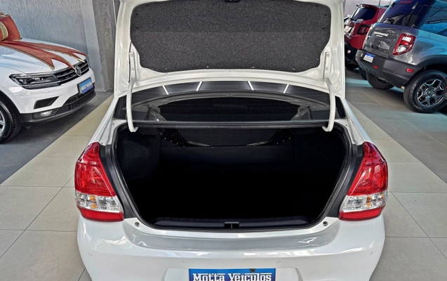 imagem-https://www.socarrao.com.br/sc-vehicle-images-prod/4392353/1792433410749-3lQ3fhX615hHG9d3oGSHvRfz3aO0ufOf.jpg