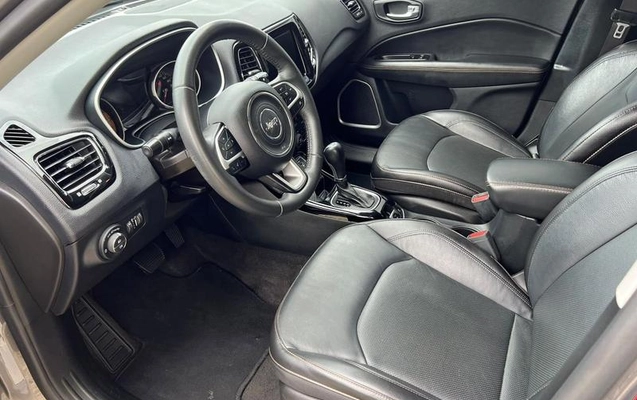 imagem-https://www.socarrao.com.br/sc-vehicle-images-prod/4392365/1792426092361-8552331_7_B_04eecbe5b5.jpeg