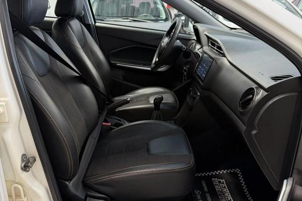 imagem-https://www.socarrao.com.br/sc-vehicle-images-prod/4392413/1792426380542-8583998_10_B_e4a3de5428.jpeg
