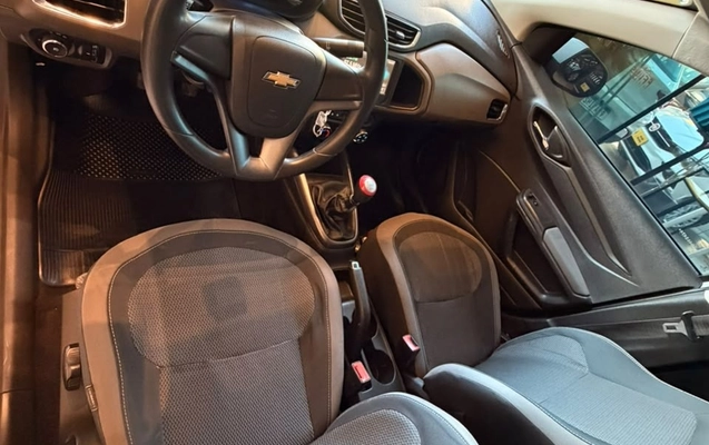 imagem-https://www.socarrao.com.br/sc-vehicle-images-prod/4392668/1792427422280-4fdb5125-a9ac-4cc1-a192-2880fe9493b8.jpg