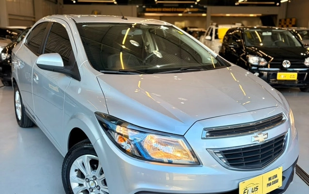 imagem-https://www.socarrao.com.br/sc-vehicle-images-prod/4392668/1792427422284-37b761cb-b4b4-4bc2-97be-090f58f19525.jpg