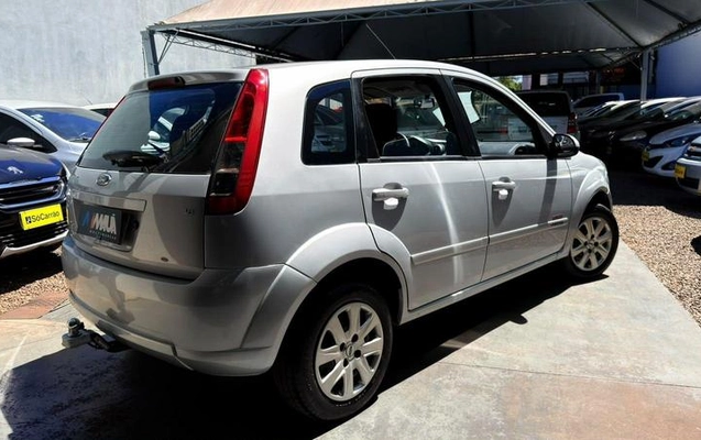 imagem-https://www.socarrao.com.br/sc-vehicle-images-prod/4392883/1792429661058-8560035_8_B_f4c83e2a76.jpeg