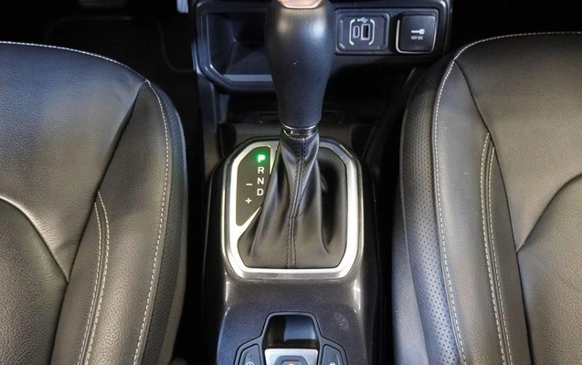 imagem-https://www.socarrao.com.br/sc-vehicle-images-prod/4392937/1792503165231-8555366_16_B_c99b97e91e.jpeg