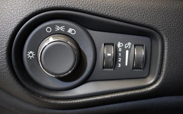 imagem-https://www.socarrao.com.br/sc-vehicle-images-prod/4392937/1792503165235-8555366_13_B_c07af085d5.jpeg