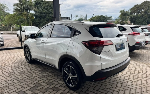 imagem-https://www.socarrao.com.br/sc-vehicle-images-prod/4393260/1792432604049-acd2bb12-ee48-474f-abca-76ffde538e69.jpg