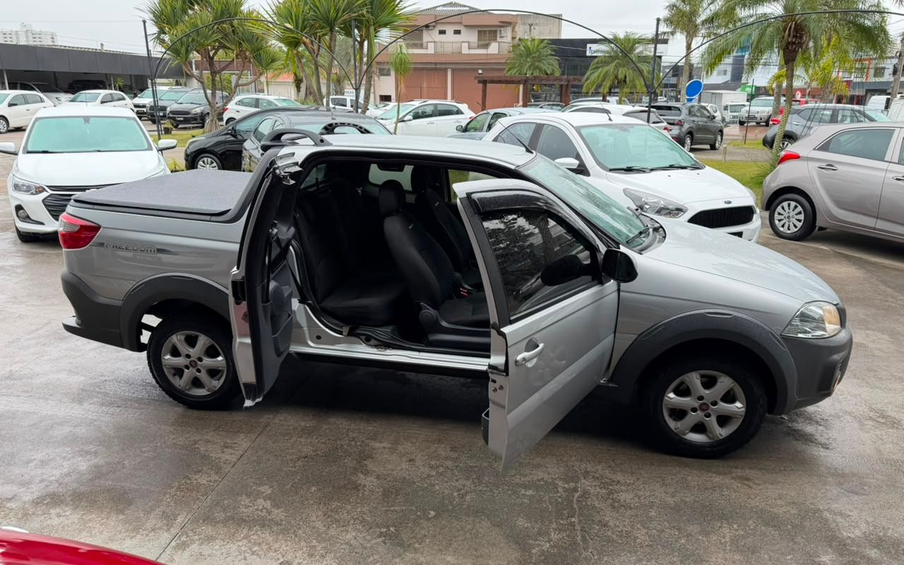 imagem-https://www.socarrao.com.br/sc-vehicle-images-prod/4393578/1792435136984-V2hhdHNBcHAgSW1hZ2UgMjAyNi0wOS0yMyBhdCAxMC4xNi4xOSgzKS5qcGVn.jpeg