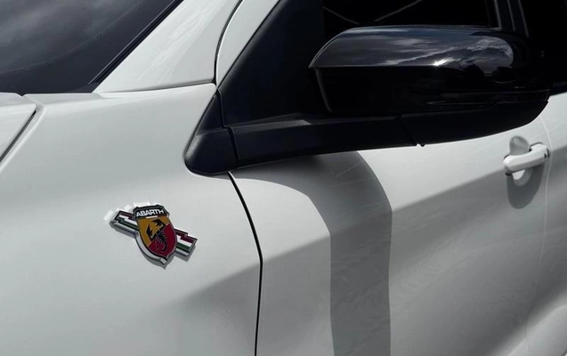 imagem-https://www.socarrao.com.br/sc-vehicle-images-prod/4393609/1792435282468-8580685_33_B_32e6caab85.jpeg