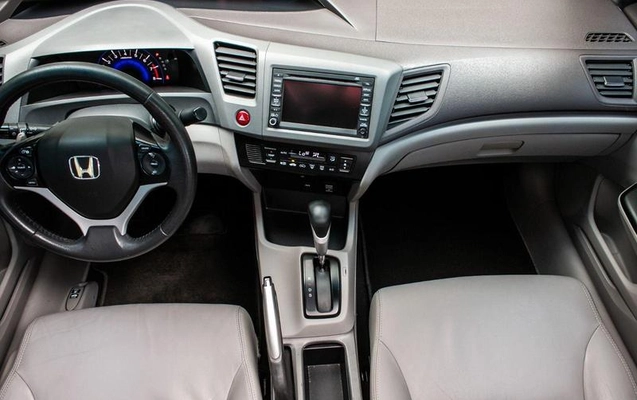 imagem-https://www.socarrao.com.br/sc-vehicle-images-prod/4393657/1792767102544-8585080_13_B_b157190cae.jpeg