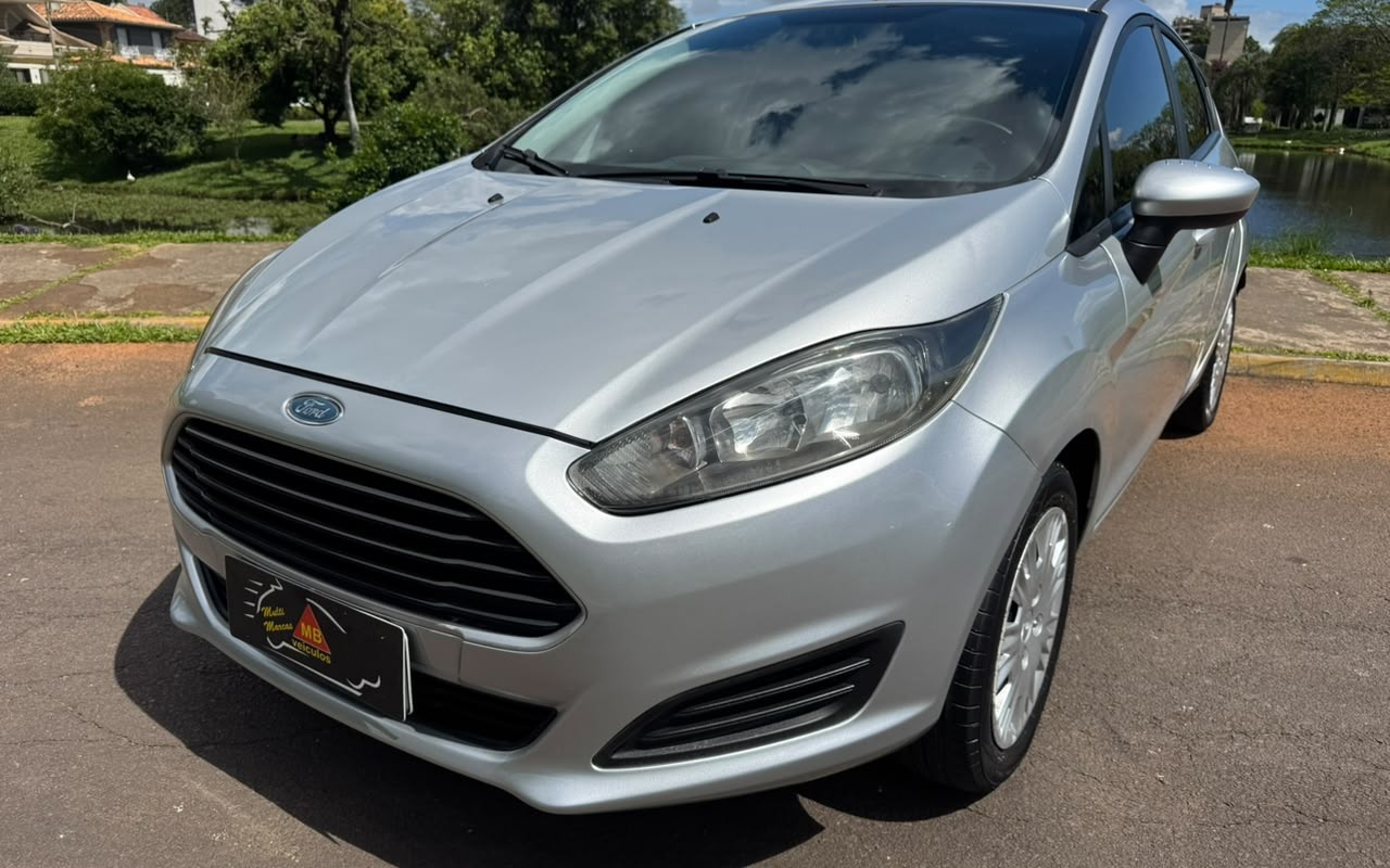 Ford Fiesta 1.5 16V Flex Mec. 5p 2014 Prata — foto 1 de 3