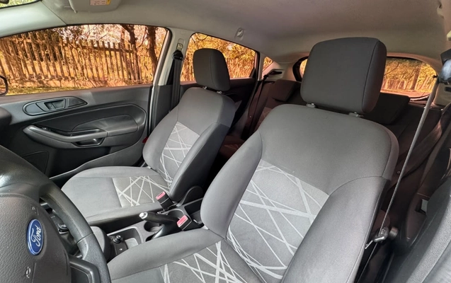 imagem-https://www.socarrao.com.br/sc-vehicle-images-prod/4393666/1792435768480-V2hhdHNBcHAgSW1hZ2UgMjAyNi0xMC0xOSBhdCAxNS4wMy41OS5qcGVn.jpeg