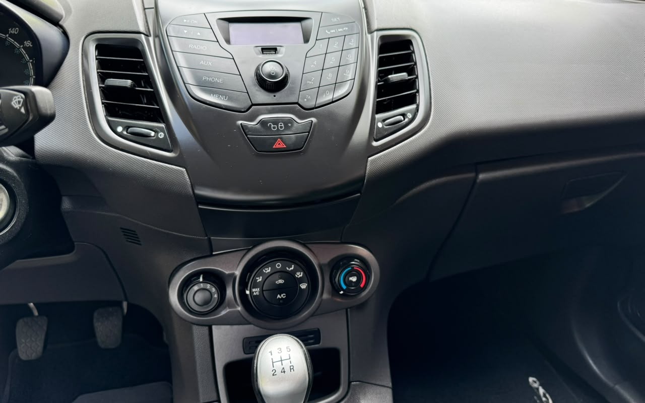 imagem-https://www.socarrao.com.br/sc-vehicle-images-prod/4393666/1792435769224-V2hhdHNBcHAgSW1hZ2UgMjAyNi0xMC0xOSBhdCAxNS4wNC4wMCAoMSkuanBlZw.jpeg