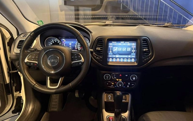 imagem-https://www.socarrao.com.br/sc-vehicle-images-prod/4393670/1792691216590-8567112_6_B_67311e13fd.jpeg