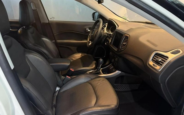 imagem-https://www.socarrao.com.br/sc-vehicle-images-prod/4393670/1792691216596-8567112_9_B_c17d78bd46.jpeg