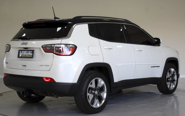 imagem-https://www.socarrao.com.br/sc-vehicle-images-prod/4393711/1792436077046-3_035157.jpg