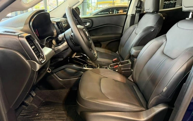 imagem-https://www.socarrao.com.br/sc-vehicle-images-prod/4393773/1792436949026-8585141_18_B_aca7b48791.jpeg