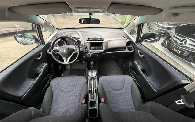 imagem-https://www.socarrao.com.br/sc-vehicle-images-prod/4393776/1792436455631-V2hhdHNBcHAgSW1hZ2UgMjAyNi0wOS0wNCBhdCAxNS4xMy4yNyAoMikuanBlZw.jpeg
